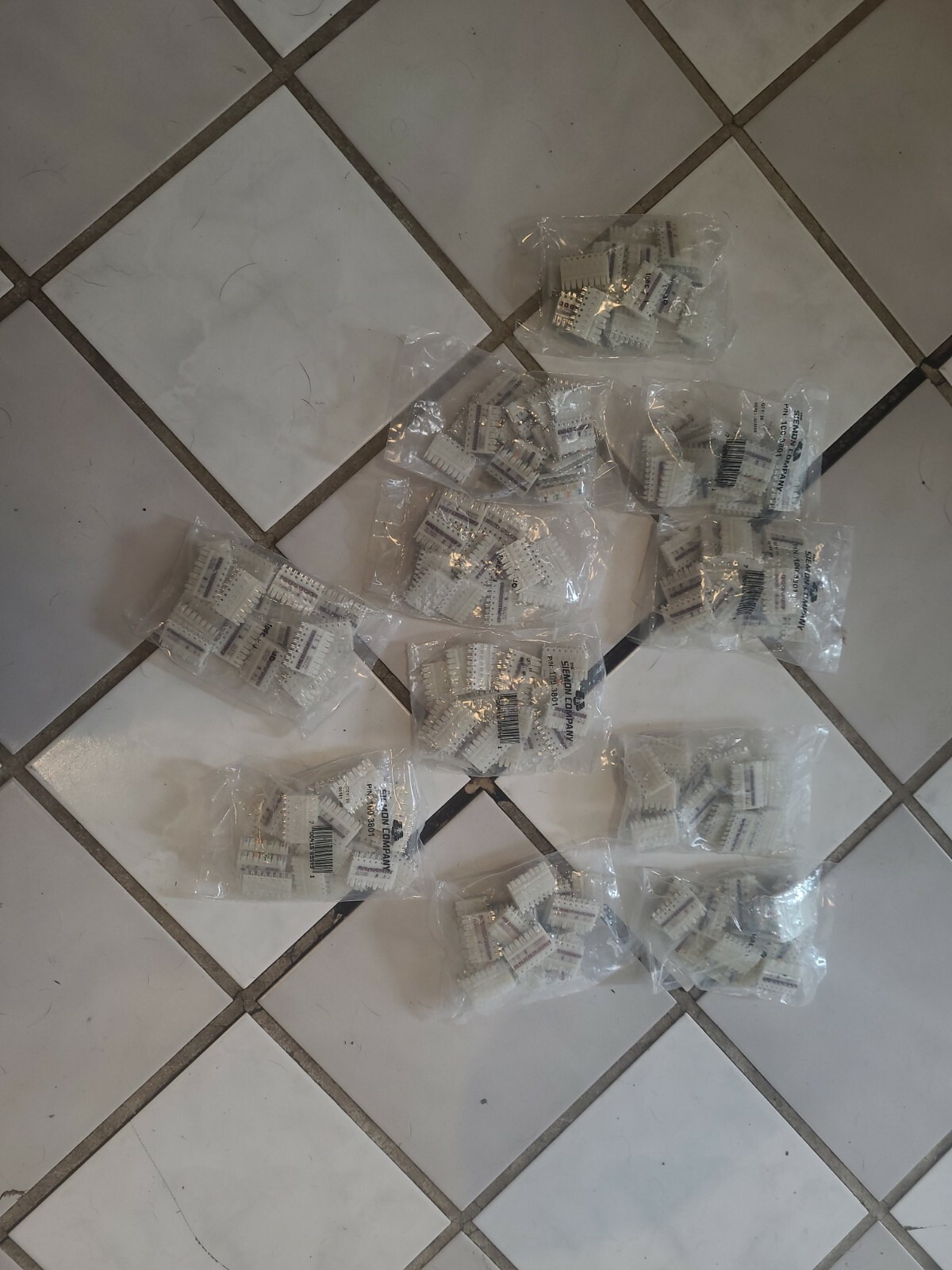 Lot of 12- Packs of 20 the siemon company 100 3801 Connecting Blocks