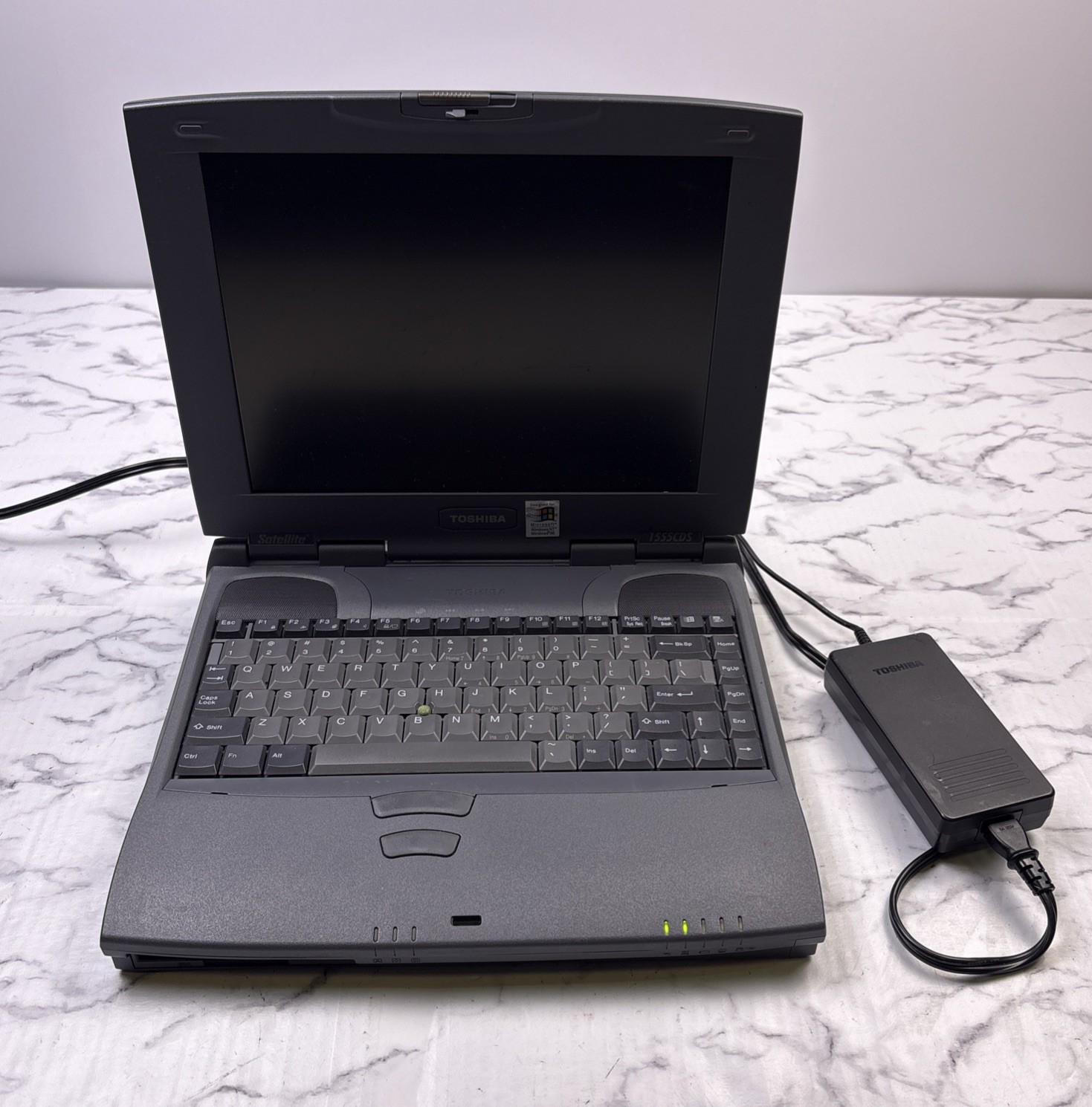 Toshiba Satellite 1555CDS Windows 98 Vintage Gray Laptop With Charger Untested