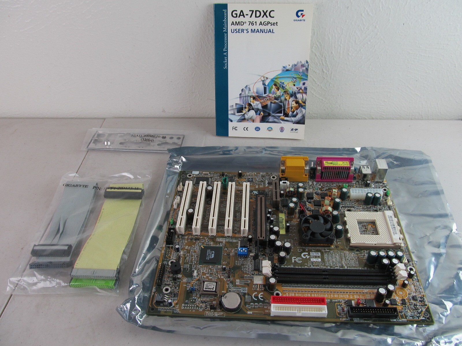 Gigabyte GA-7DXC Motherboard w/ Manual