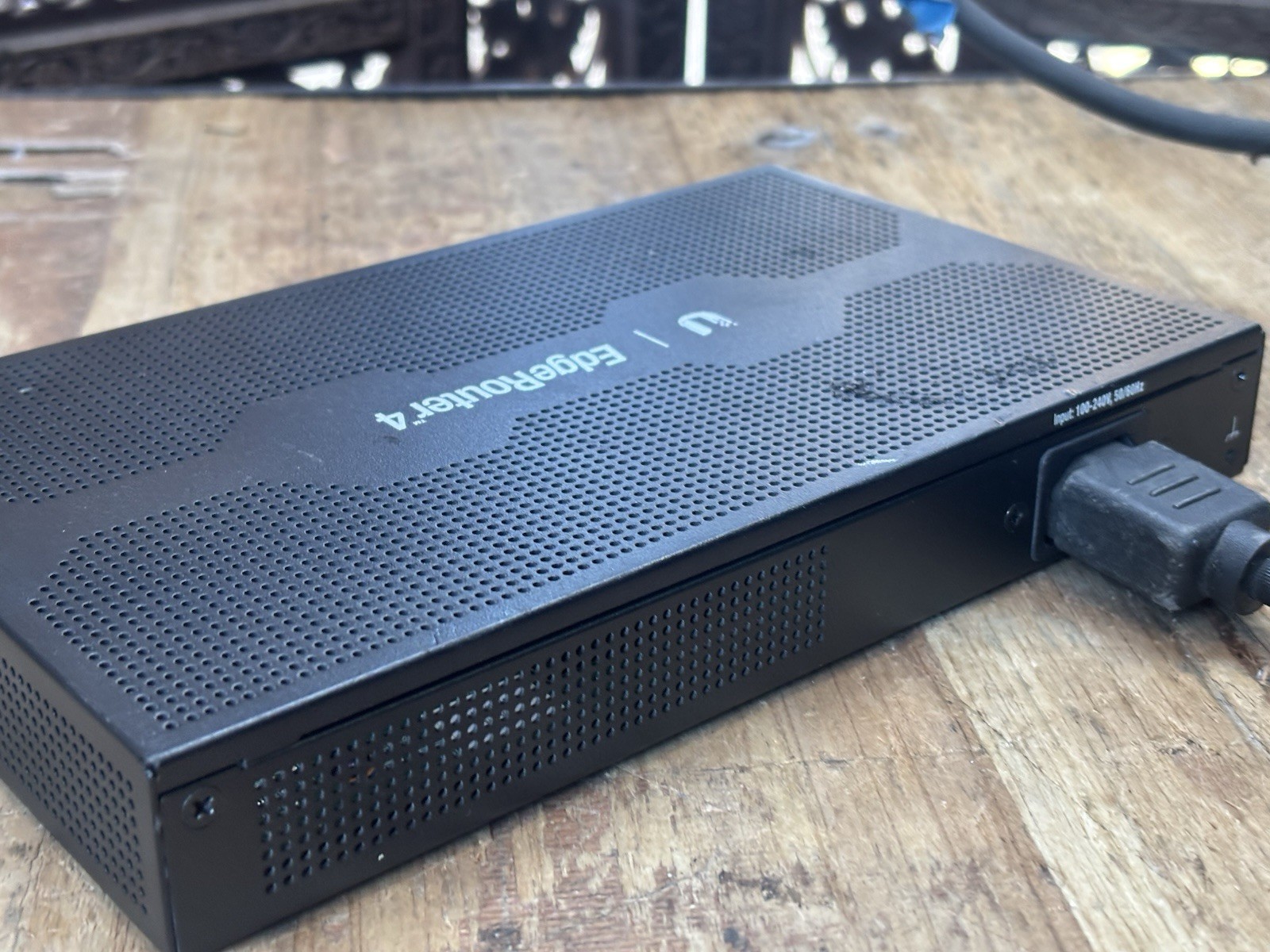 Ubiquiti EdgeRouter 4 ER-4 Gigabit Router