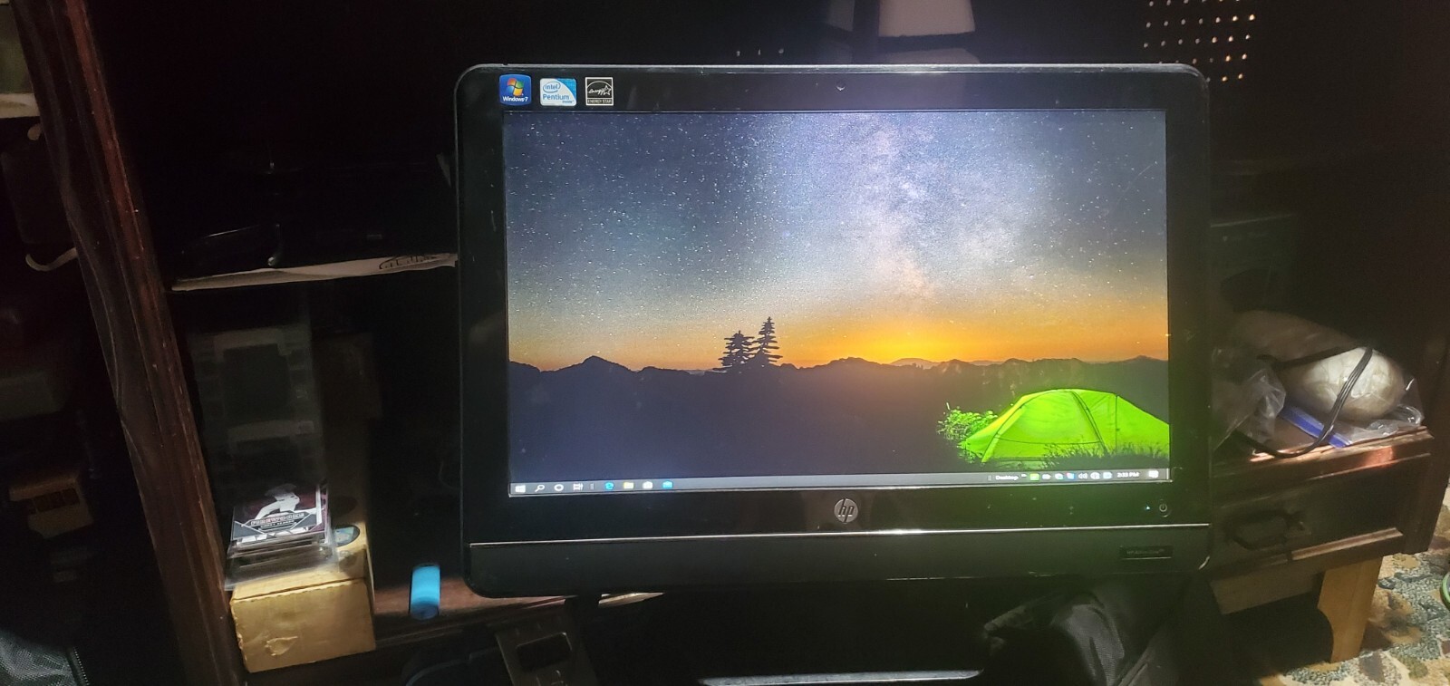 HP 200-5020 21.5" (1 TB, Intel Pentium, 2.8 GHz, 4 GB) All-in-One Desktop -...