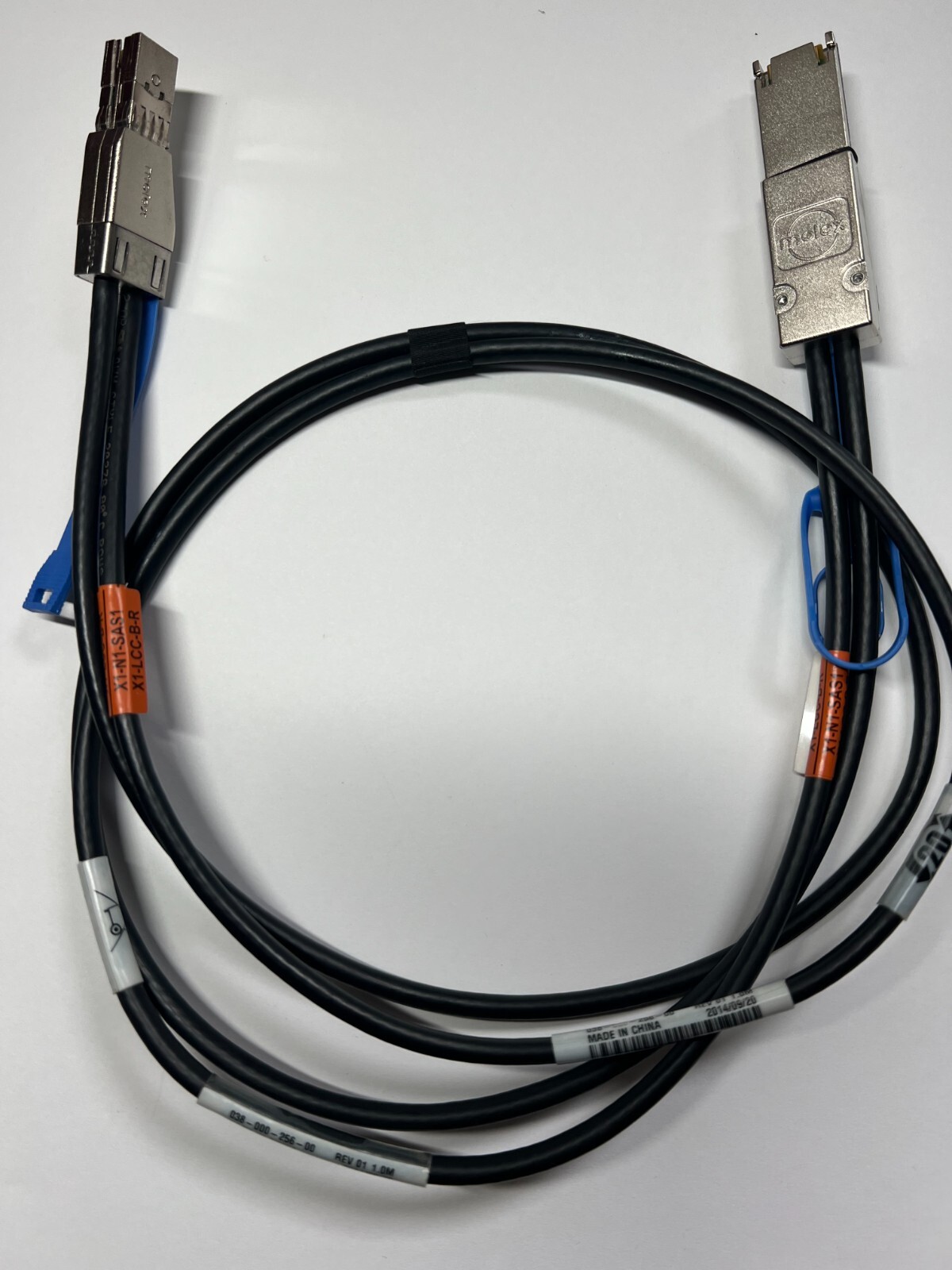 EMC MOLEX AMPHENOL OEM P/N 038-000-256-00, SFF-8088 to Mini SAS HD SFF-8644, 1M
