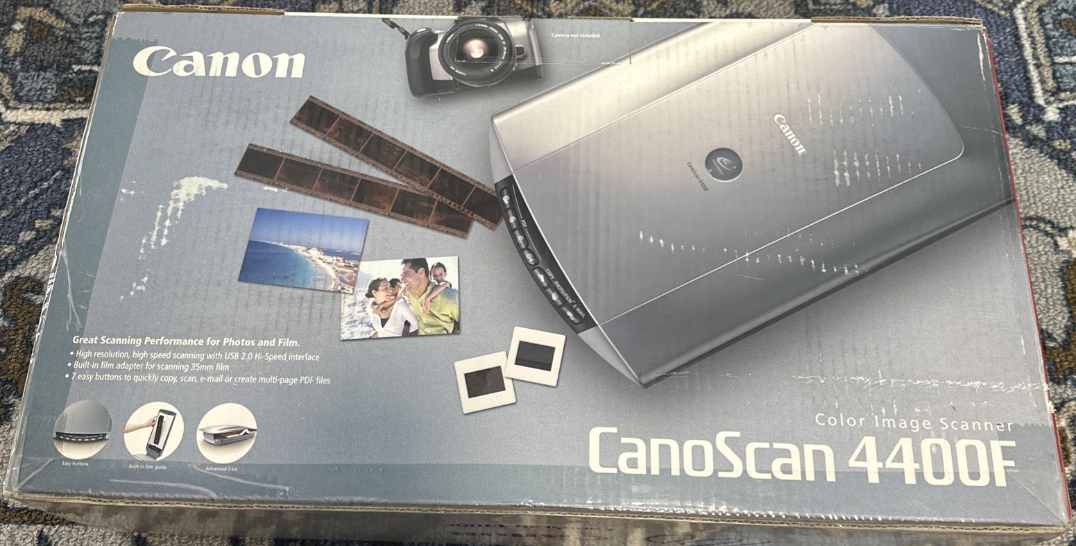 Canon CanoScan 4400F Color Image Scanner Film NEW
