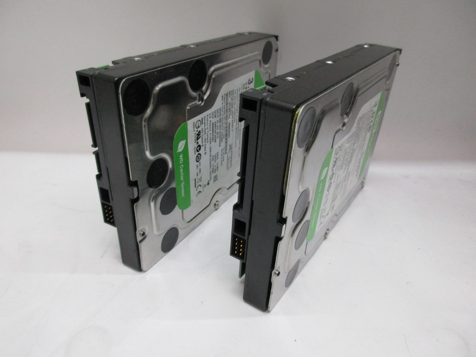 LOT-2 WESTERN DIGITAL WD CAVIAR GREEN 3TB 3.5" SATA 5400RPM 64MB WD30EZRX T5-E2