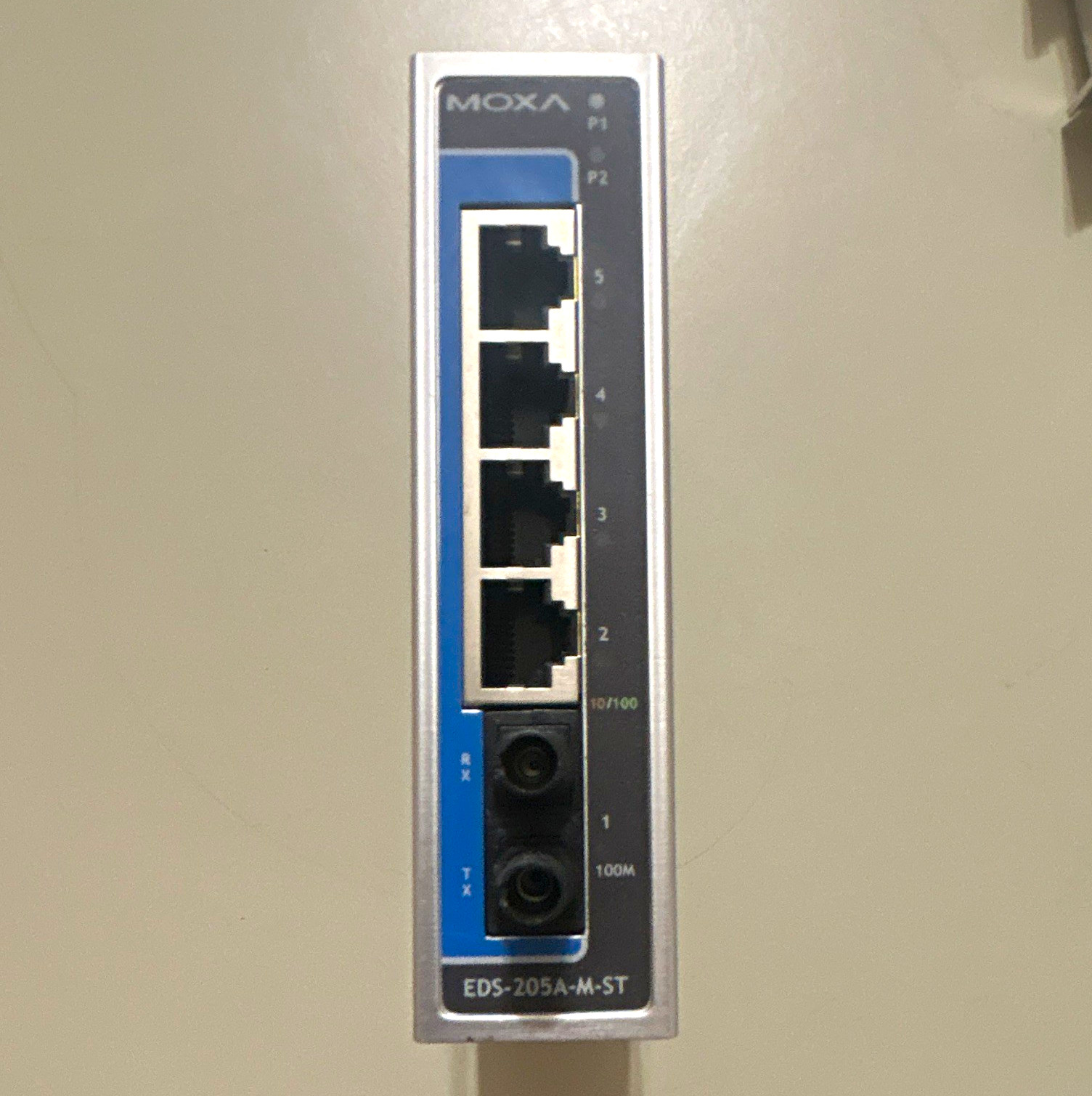 MOXA EDS-205A-M-ST 5-Port 100Mbps Unmanaged Fast Ethernet Switch Fiber ST