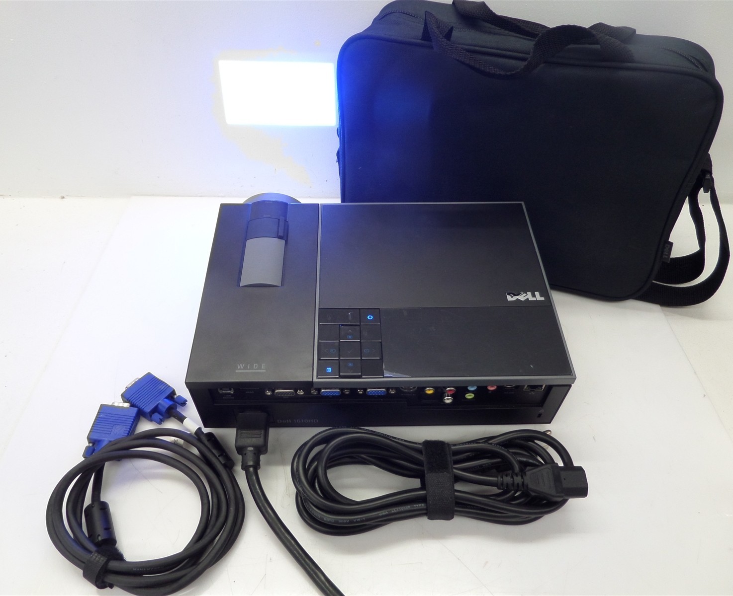Dell 1610HD DLP Projector 35 Lamp Hours w/ Case - No Remote