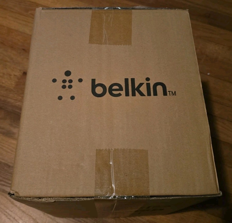 New Box Of 5 Belkin Air Protect B2A079-C00  11" Laptop Carrying Cases