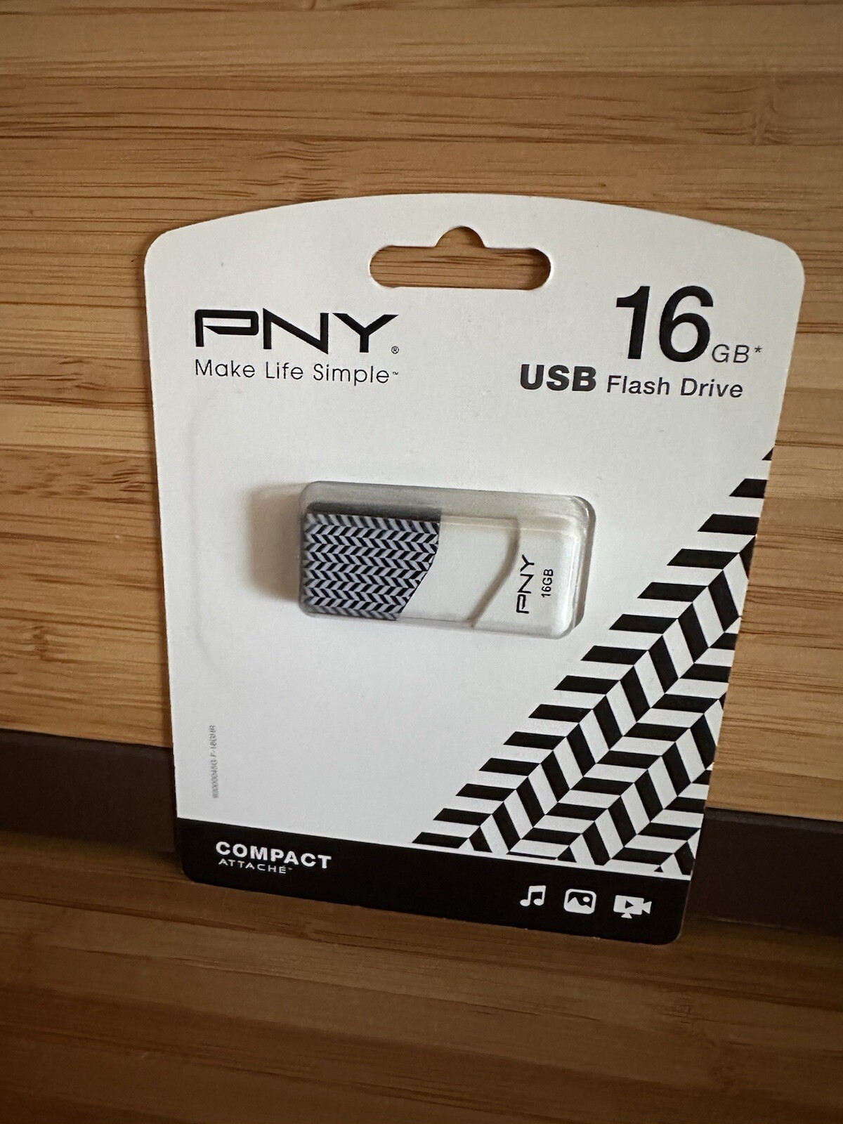 PNY Attache 16GB USB Flash Drive