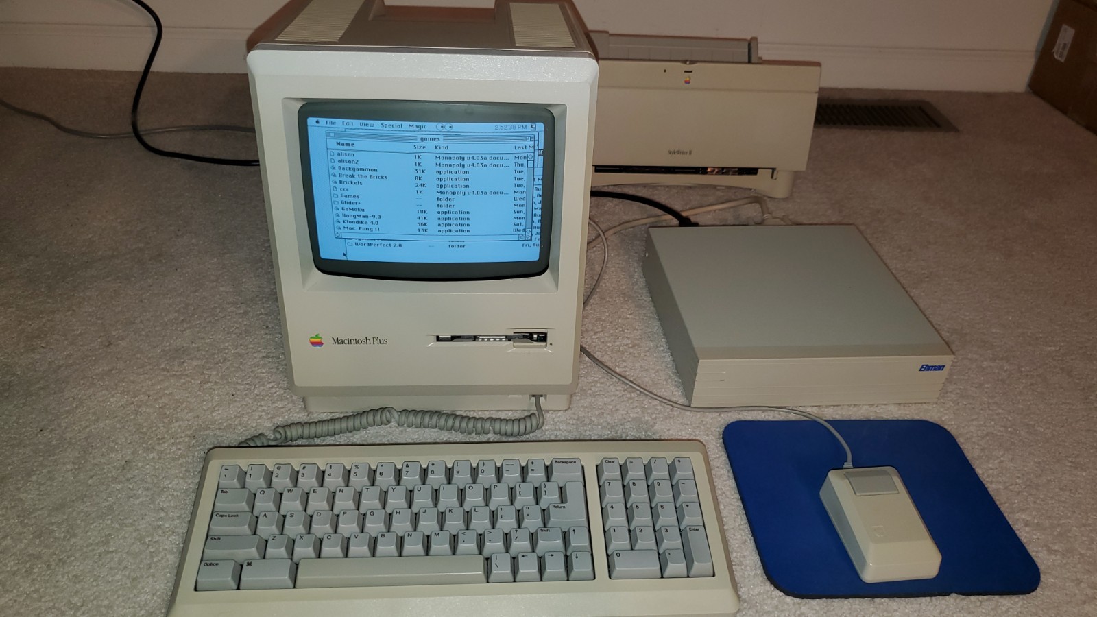 Macintosh Plus - Excellent Condition.  Complete With Accessories.