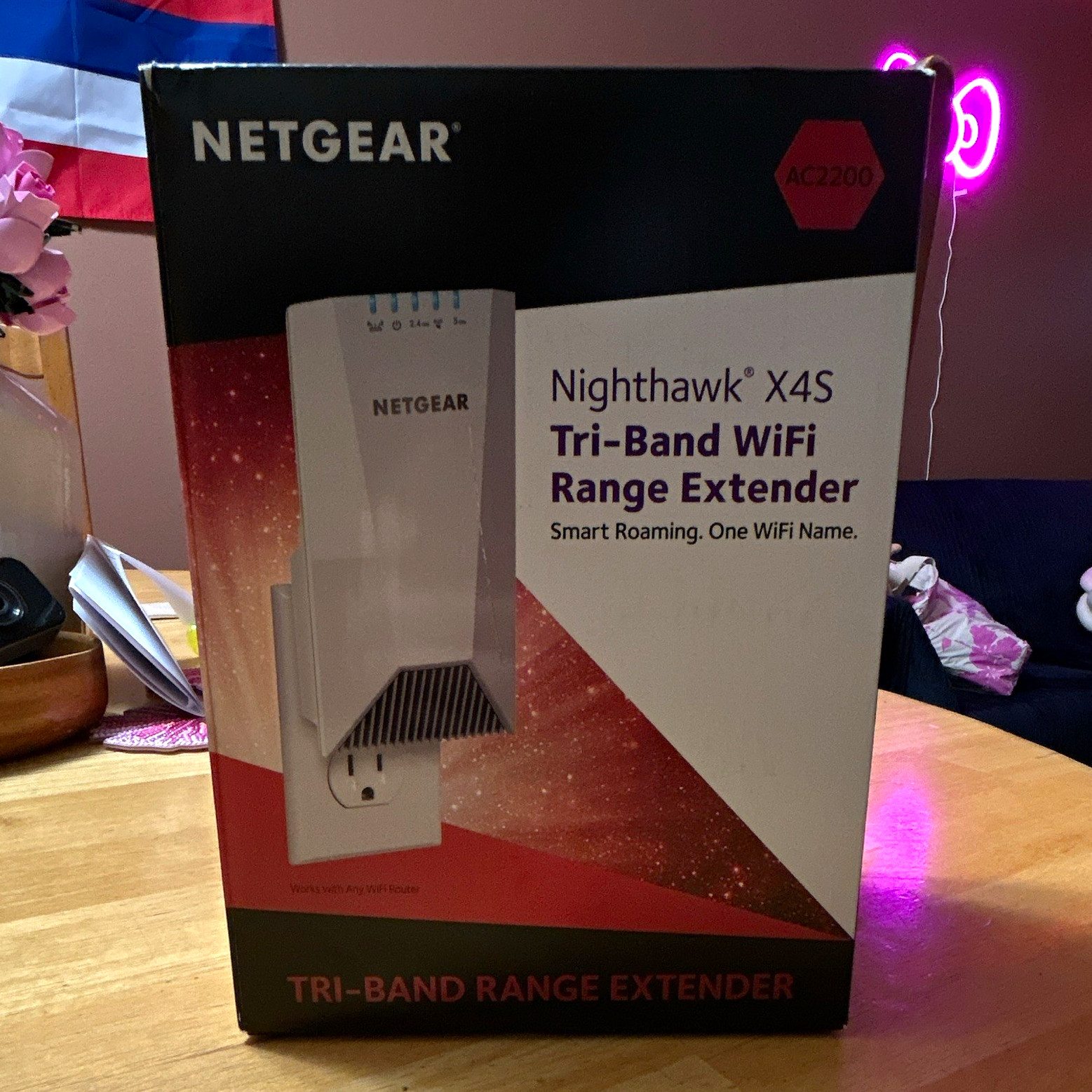 NETGEAR Nighthawk X4S Tri-Band Smart Roaming WiFi Extender EX7500 AC2200