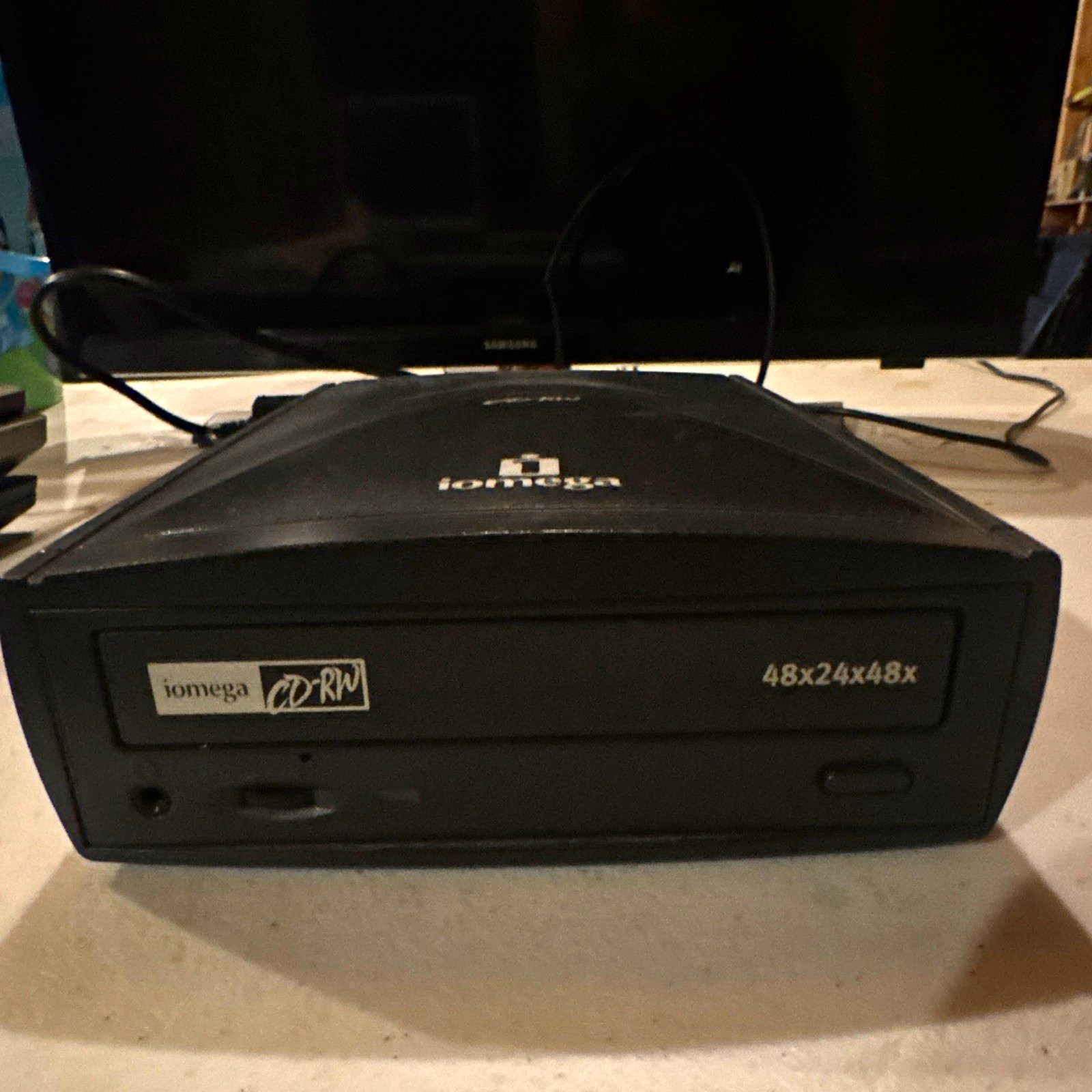 Iomega USB External CD-RW Drive 48x24x48x CDRW55292EXT Black for PC