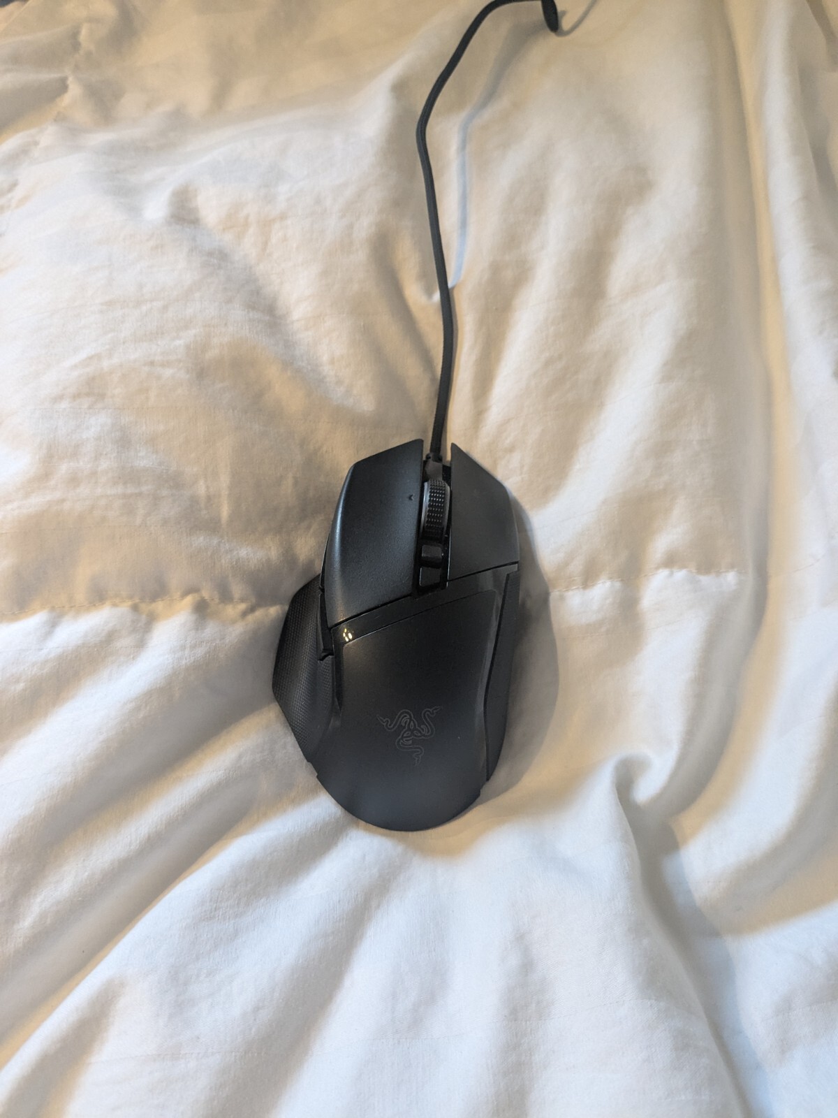 Razer Basilisk V3 Wired Gaming Mouse  6 buttons adjustable DPI custom RGB cool 