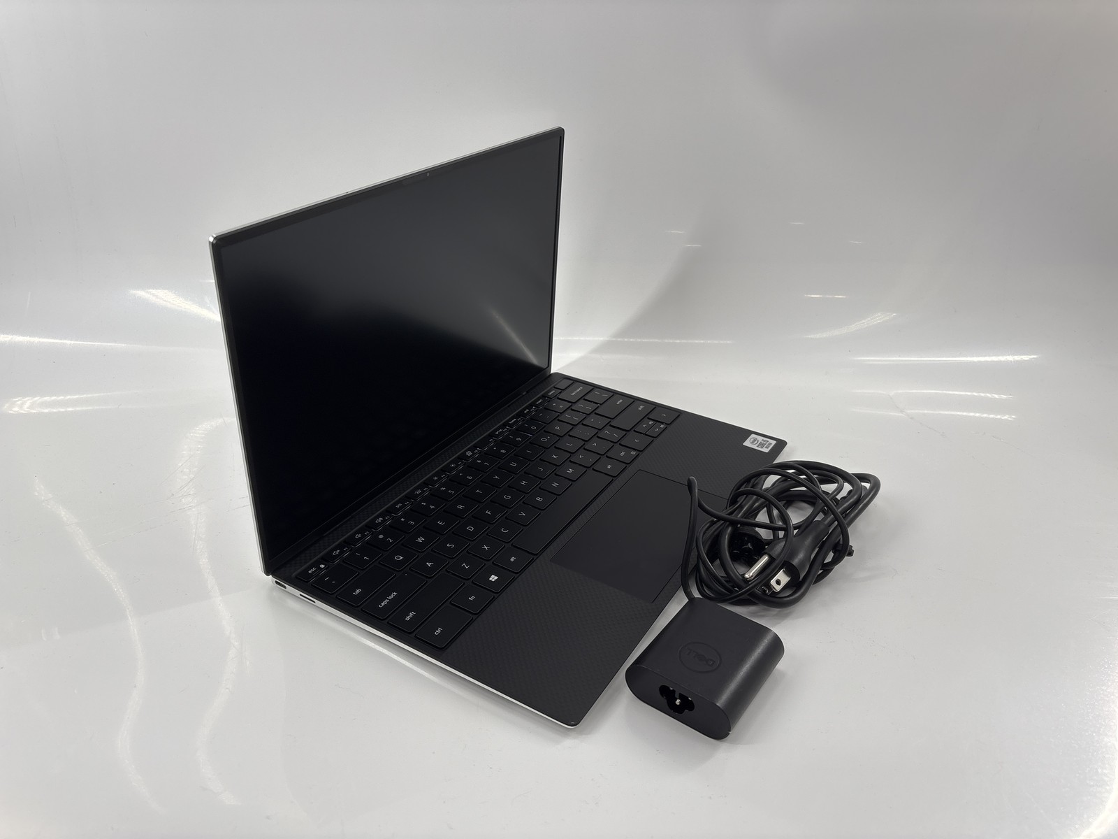Dell XPS 13 9300 Core i5 | 8GB 256GB-SSD | Fair Condition*