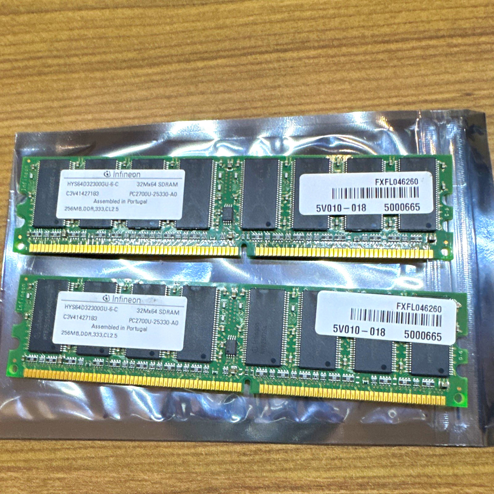 Infineon 512MB (2x256MB) DDR1 DIMM 184-Pin PC2700 Unbuffered HYS64D32300GU-6-C
