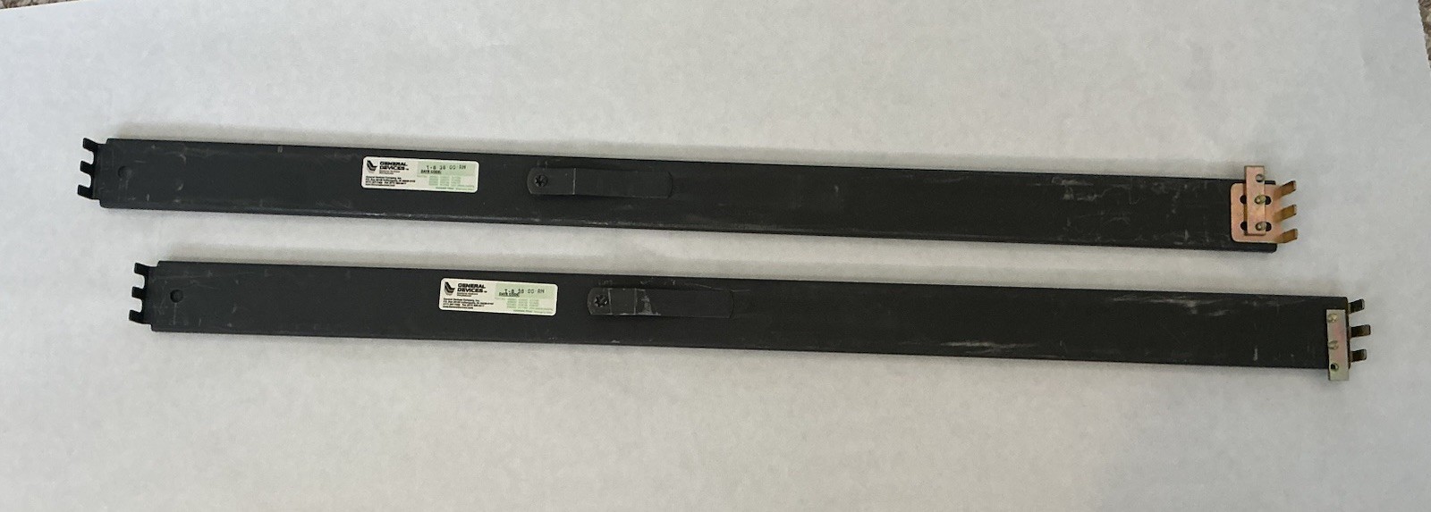 General Devices 28” Full Extension Locking Rack Mount Slide Rail Pair