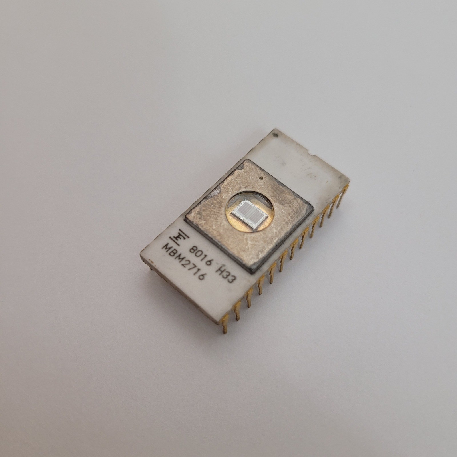 Fujitsu MBM2716 EPROM Memory Chip Vintage 16K UV Erasable Ceramic DIP-24 8016