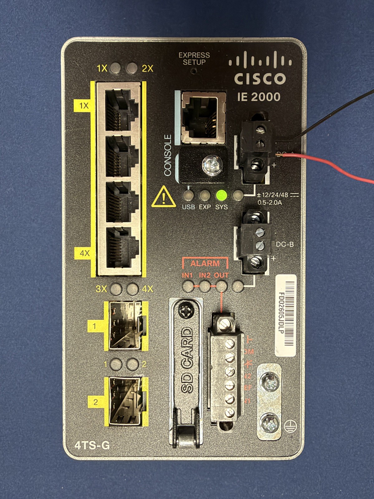 Cisco Industrial Ethernet IE 2000 Series Switch-Black (IE-2000-4TS-G-B)