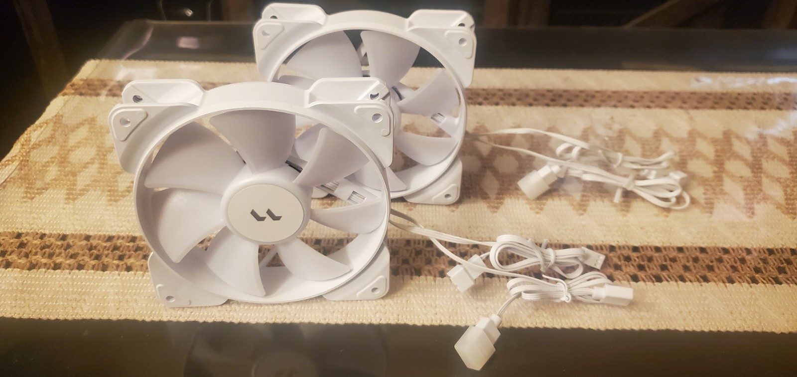 2x Fractal Design ASPECT 12 WHITE A RGB fans lightly USED