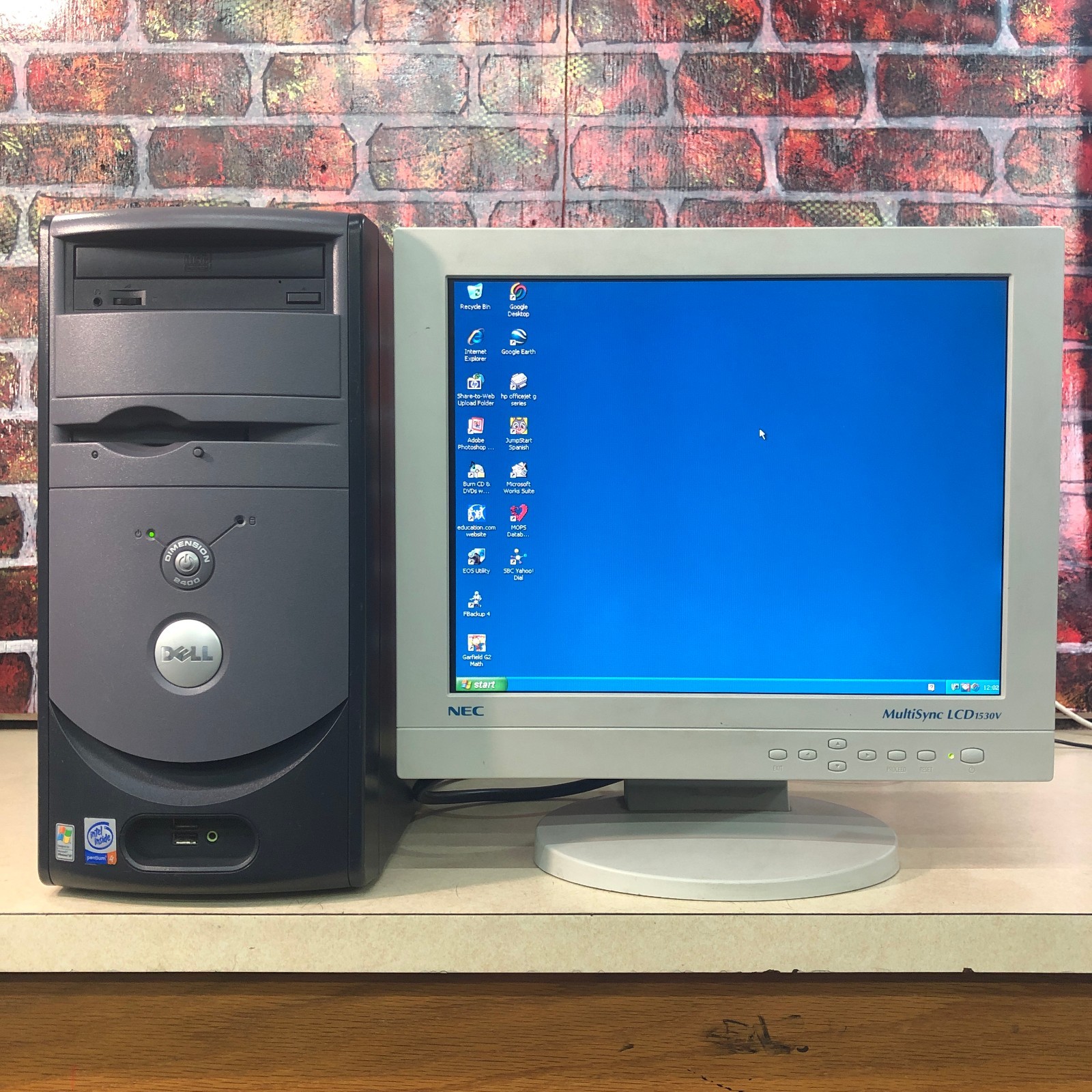 Dell Dimension 2400 PC Retro Gaming Pentium 4 2.80GHz 256MB RAM (Windows XP Pro)