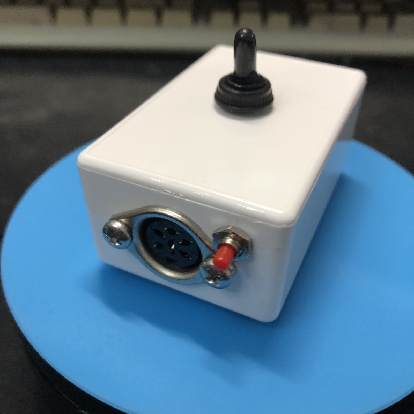 Inline IEC Kill Switch for Commodore C64 Ultimate C64 C128 X16 External Drives