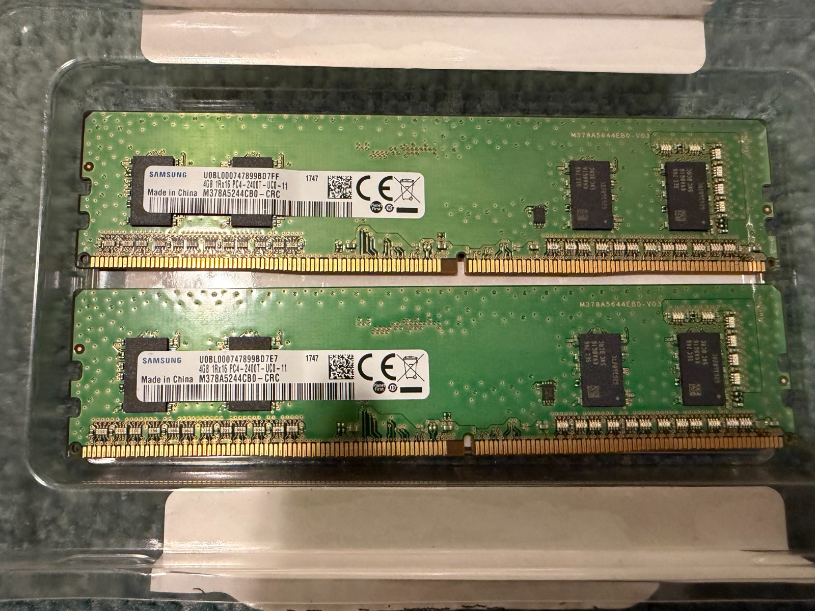 Samsung 8GB DDR4 2400 MHz (M378A5244CB0-CRC) 2x 4G