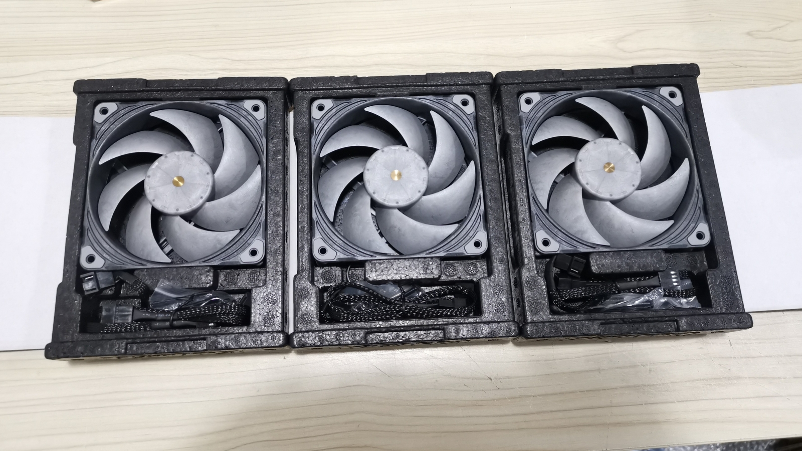 Phanteks T30-120 Fan Triple-Pack Premium High-Performance Fan Excellent Sound