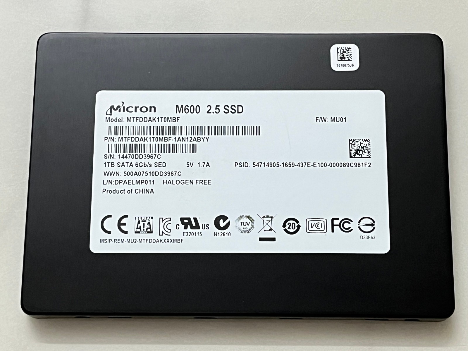 Micron Crucial M600 1TB SSD Internal MTFDDAK1T0MBF 2.5" SATA III 6Gb/s 7mm SSD