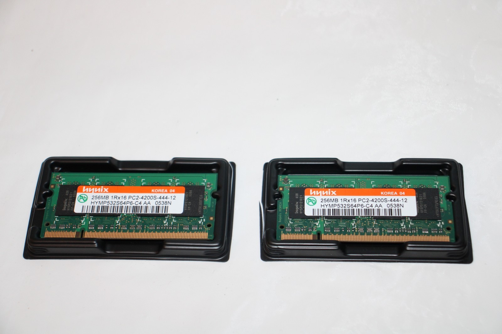 A LOT OF 2 Hynix HYMP532S64P6-C4 256MB 1Rx16 PC2-4200S RAM "NEW"