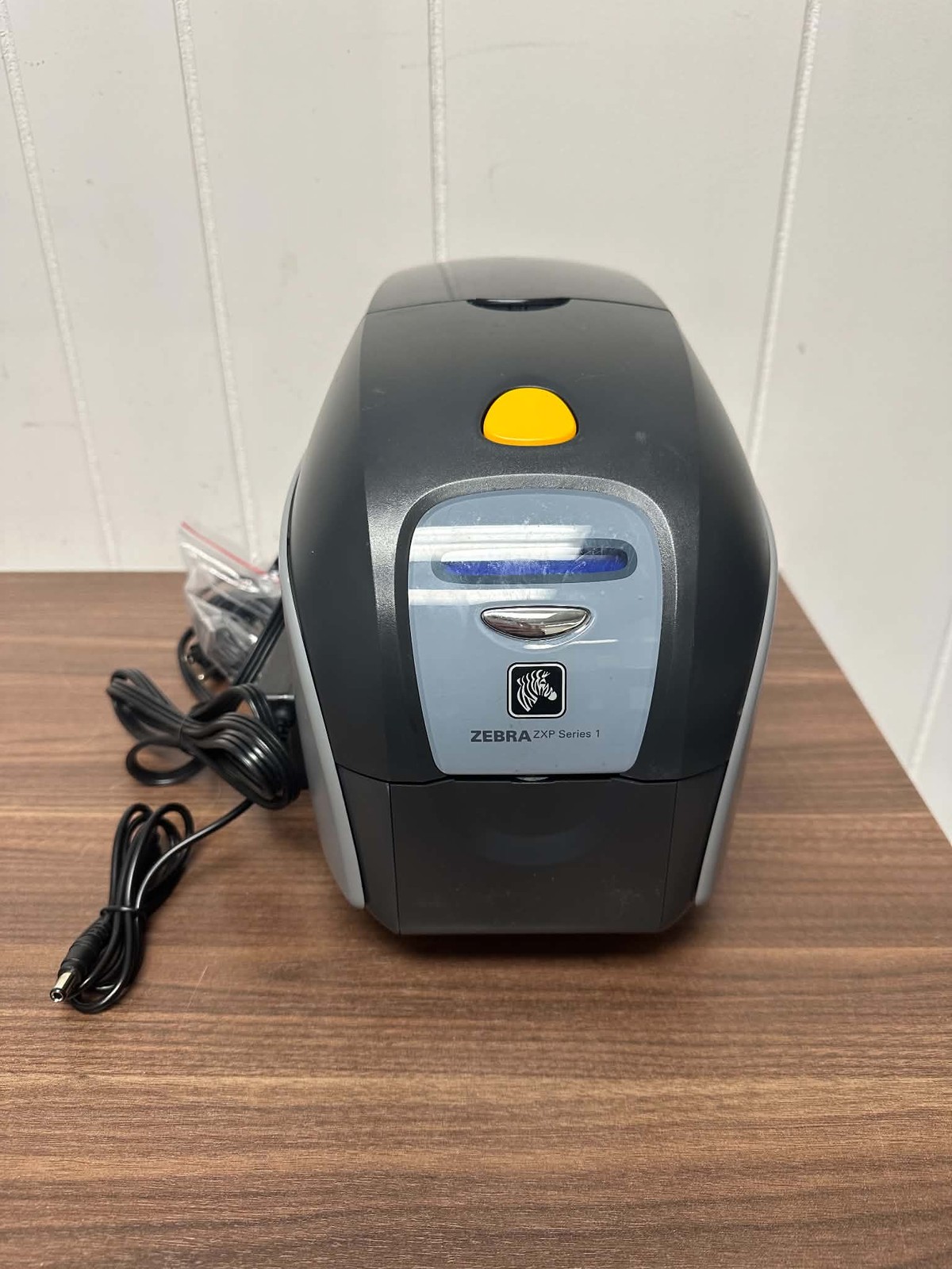 DEFECTIVE Zebra ZXP Series 1 Card Printer Very Good G3D