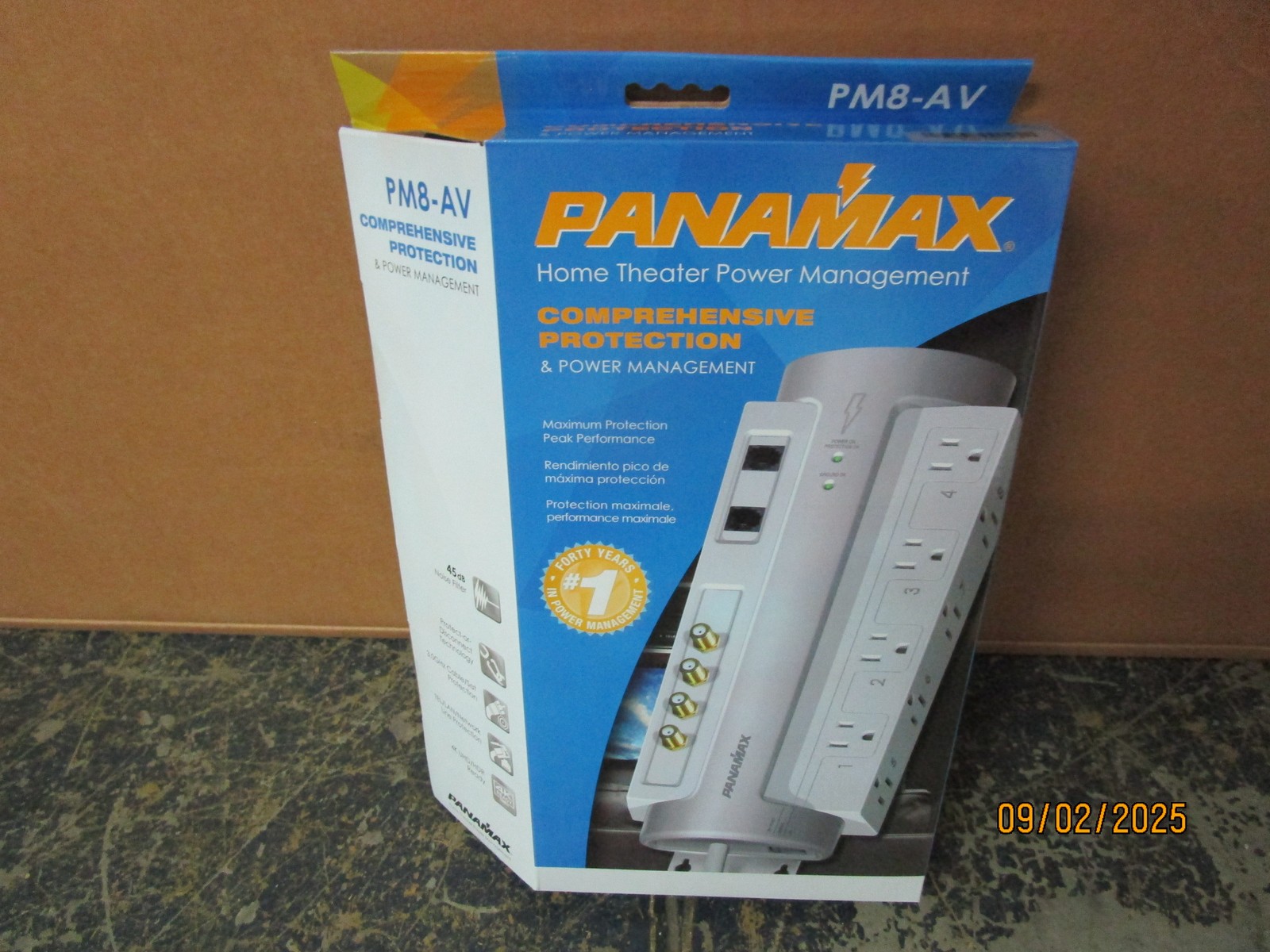 Panamax PM8-AV Power Conditioner New