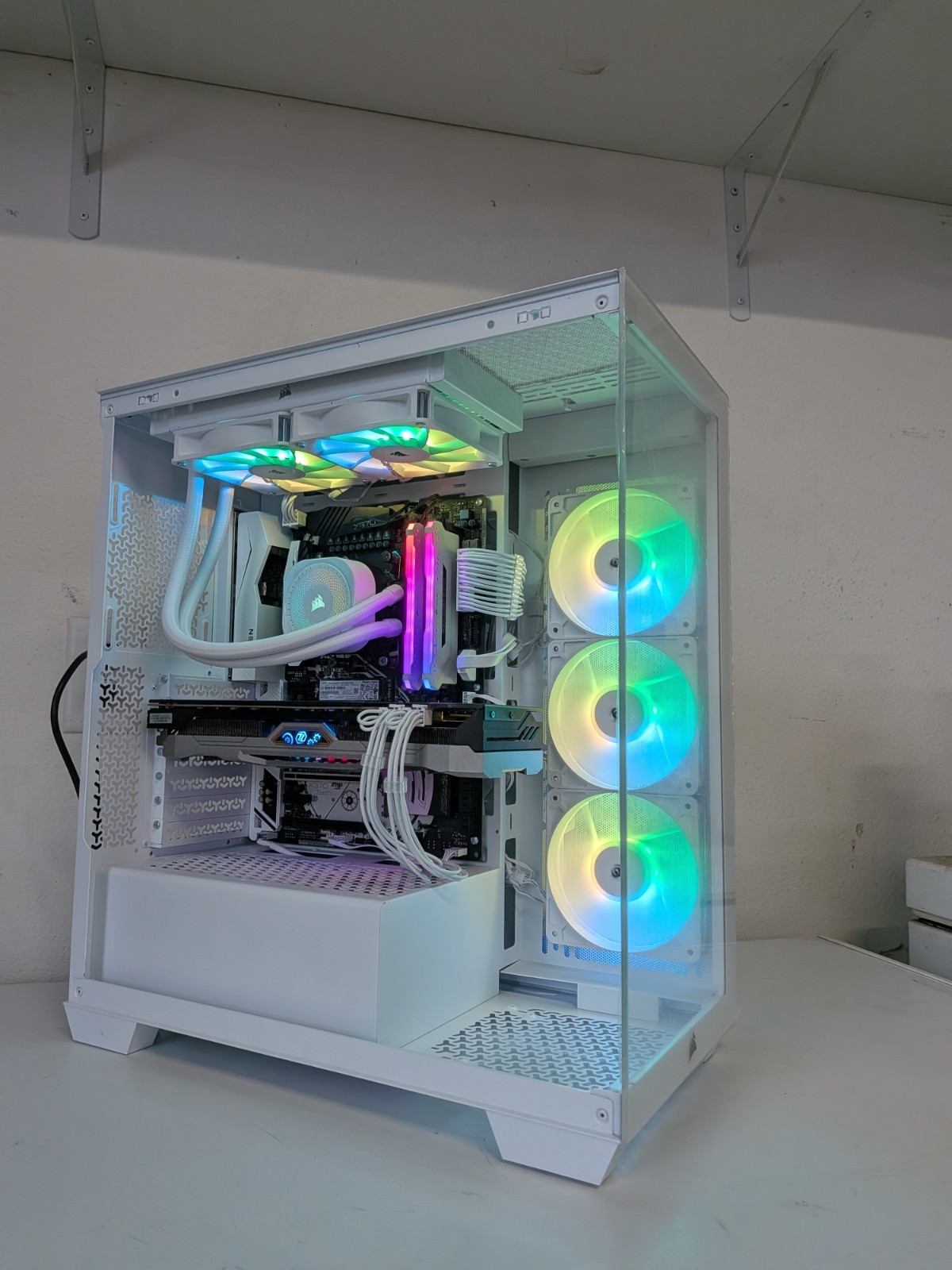 Gaming/Streaming PC / Ryzen 9 3900X / 32GB DDR4-3000 / 1TB STORAGE / RX 5700 XT