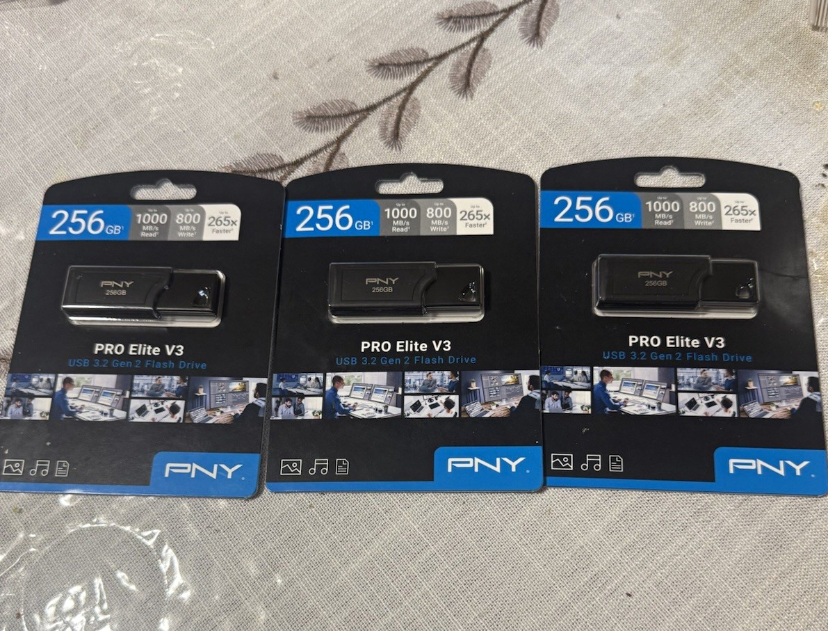 PNY PRO Elite V3 256GB USB 3.2 Gen 2 Flash Drive 1000MB/s Black