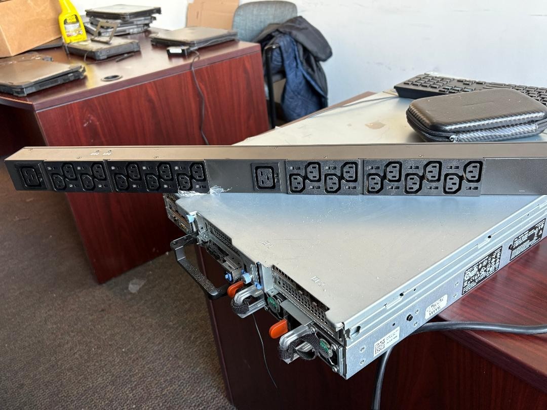 HP Basic G2 PDU 16A 20x C13 2x C19 3.6kVA - P9Q38A  22 OUTLET PDU