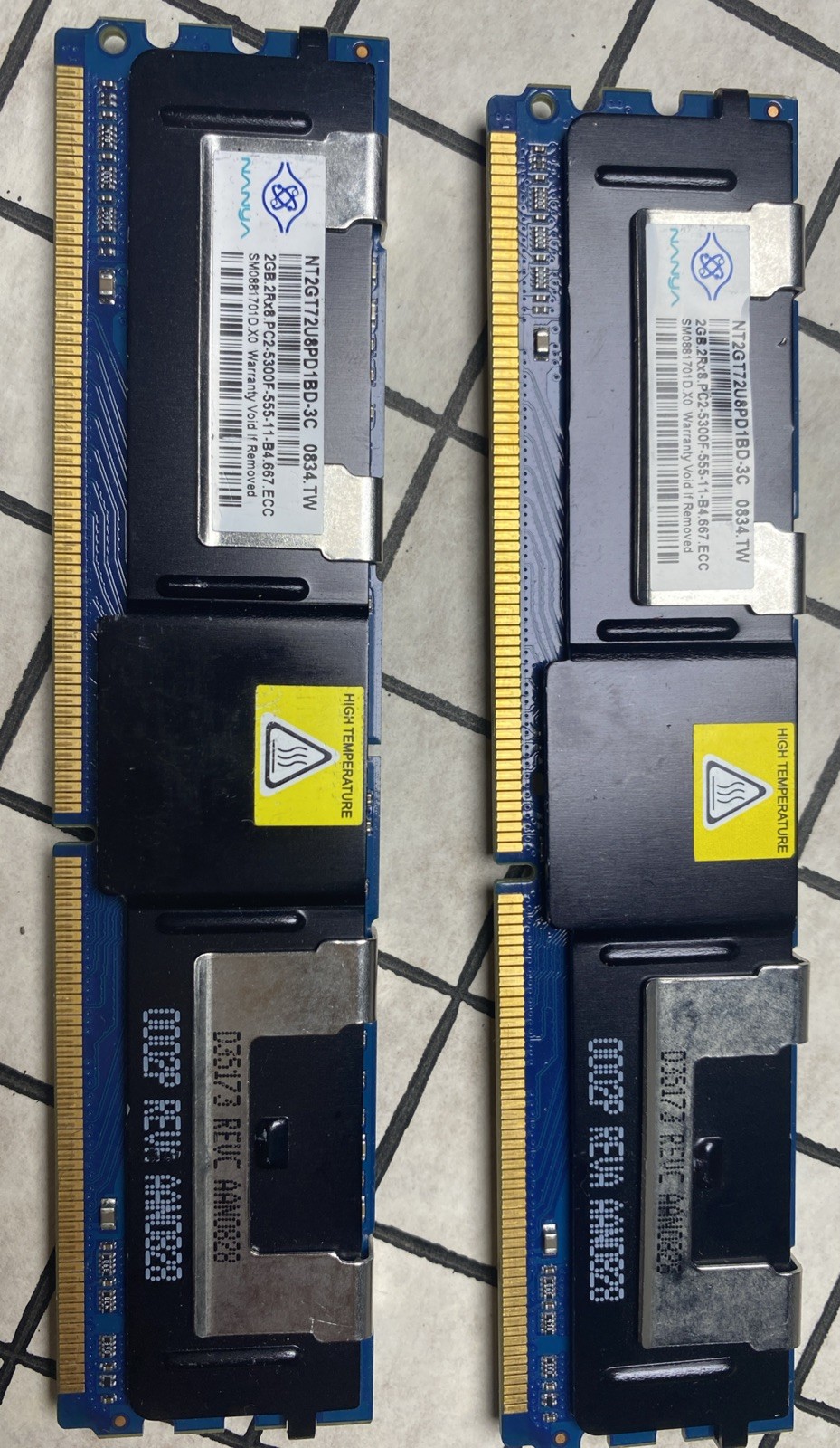 Lot of 2 (8GB) Nanya NT4GT72U4ND1BD-3C ECC Server RAM 2GB 2Rx8 PC2-5300F Shield