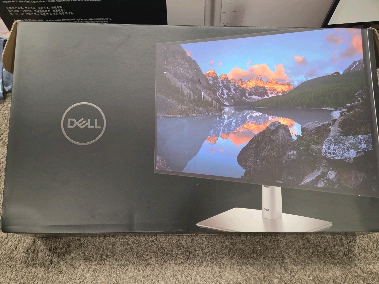 Dell U2724DE 27-Inch QHD (2560 x 1440) UltraSharp Thunderbolt Hub Monitor 