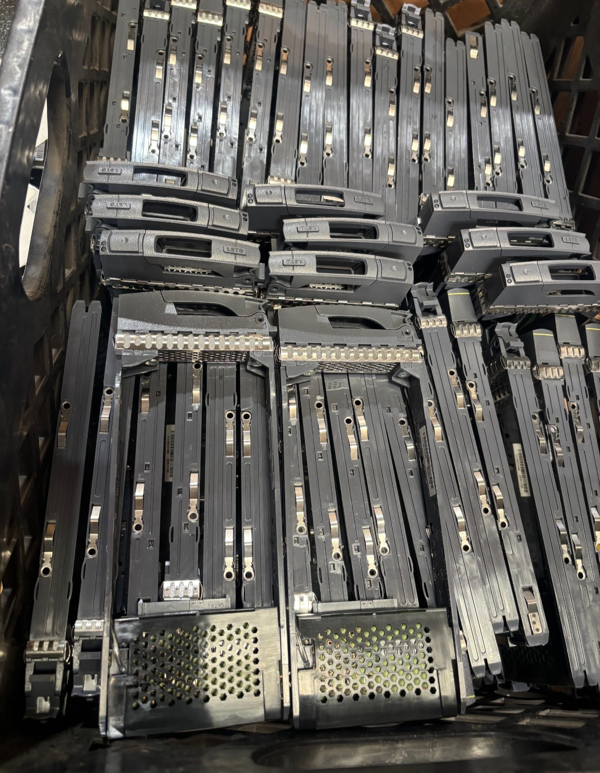 Lot of 5 Netapp SAS 2.5" Drive Caddy 111-00721 DS2246 Used