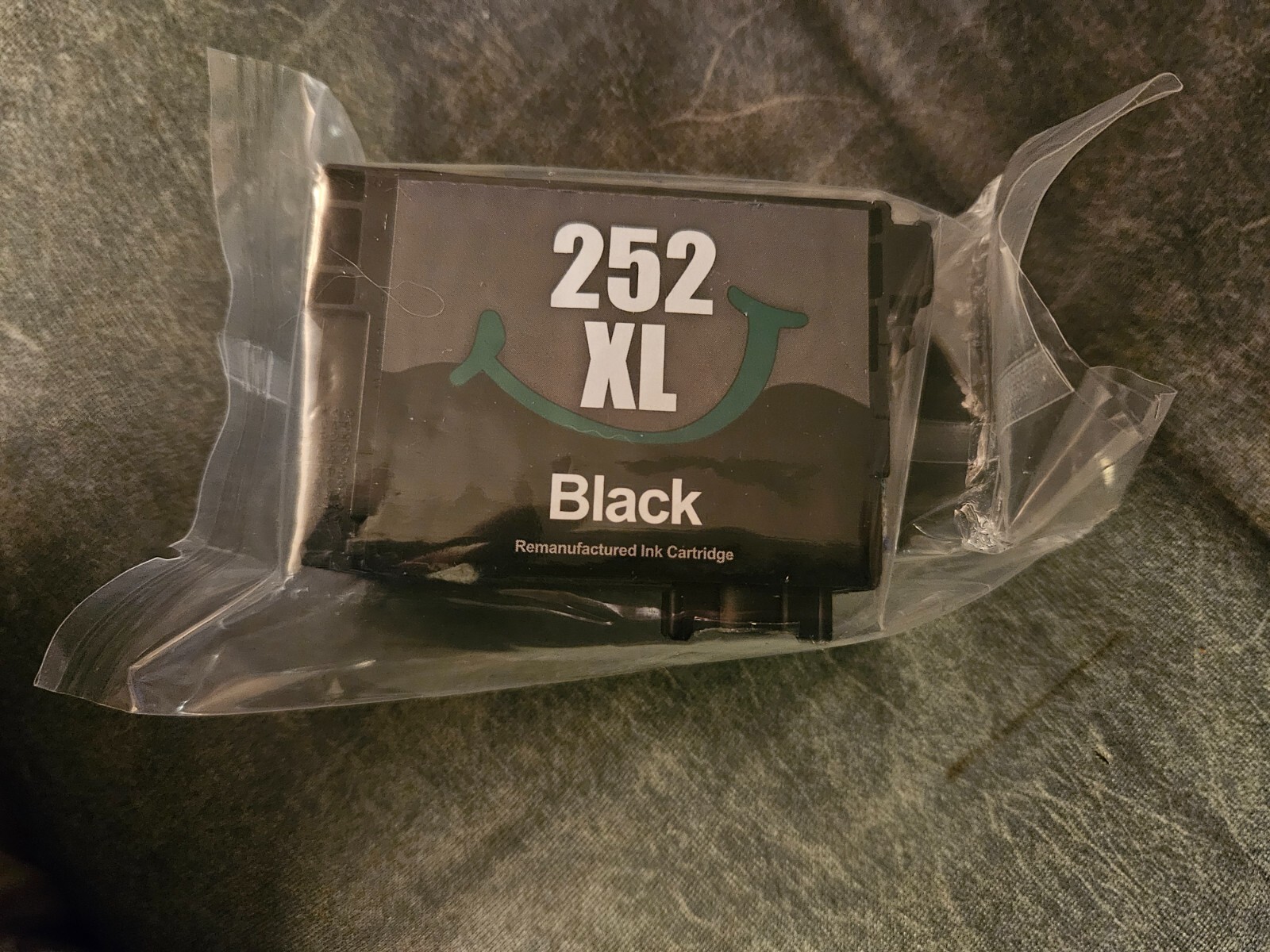 NEW AND SEALED  252 XL BLACK INK CARTRIDGE - COMPUTER PRINTER 252XL -READ BELOW