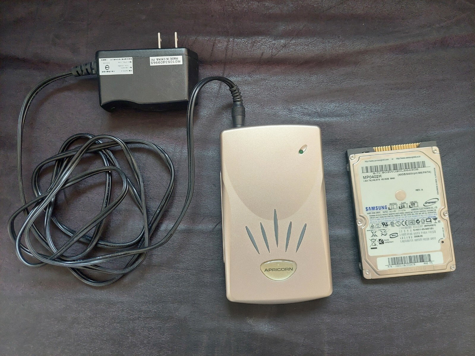 Apricorn EZ-UP-xx USB + 40GB Samsung MP0402H - untested