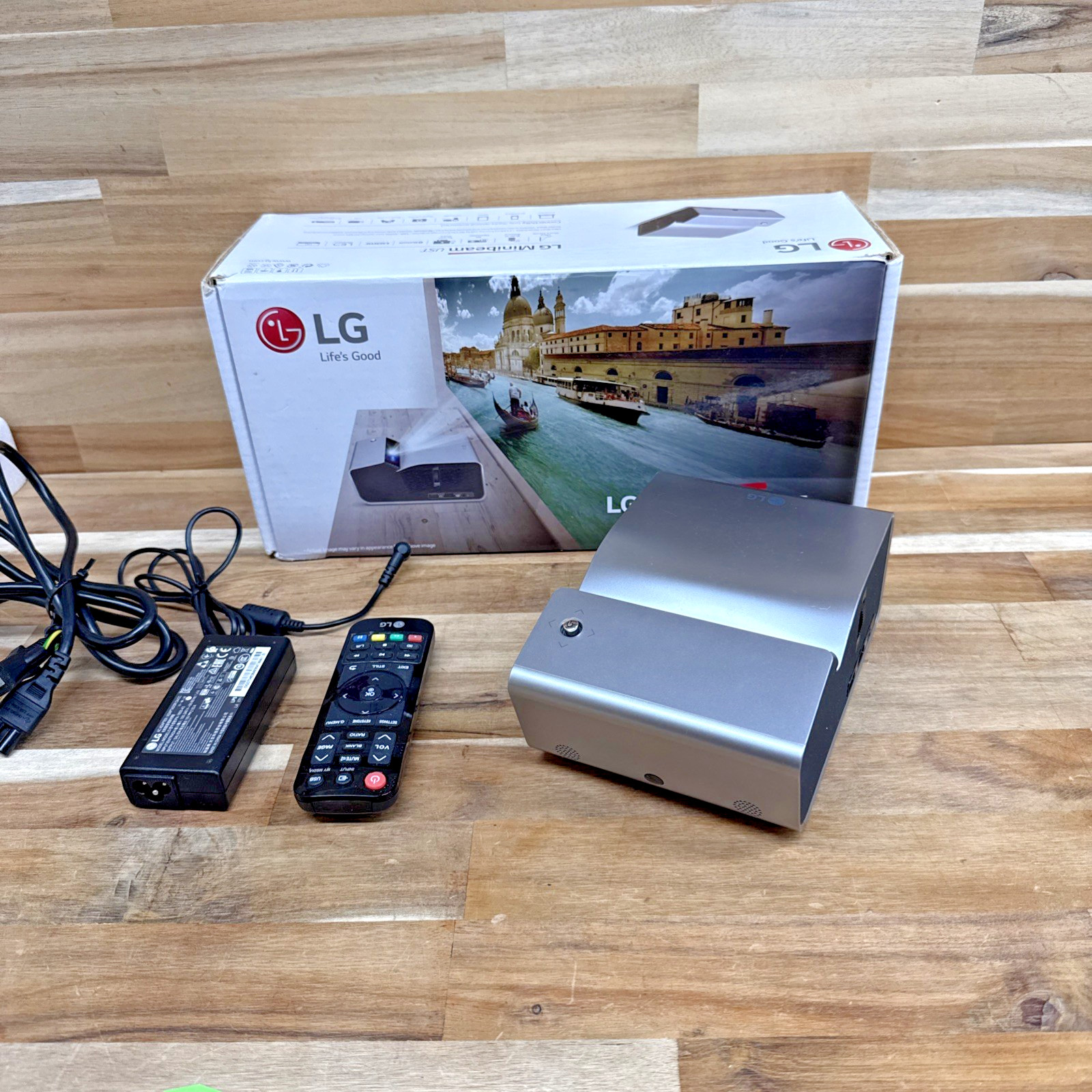 LG PH450UG LED Ultra Short Throw Projector - DN92