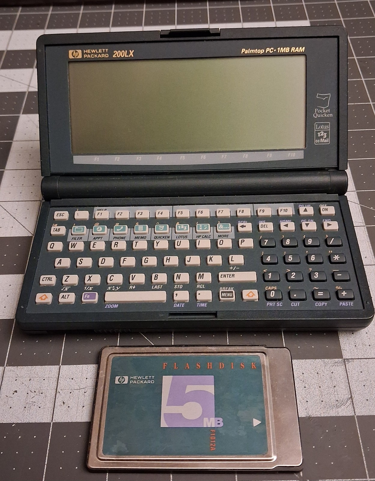 Hewlett Packard HP 200LX Palmtop PC 1MB RAM 5MB Flashdisk Handheld Computer 