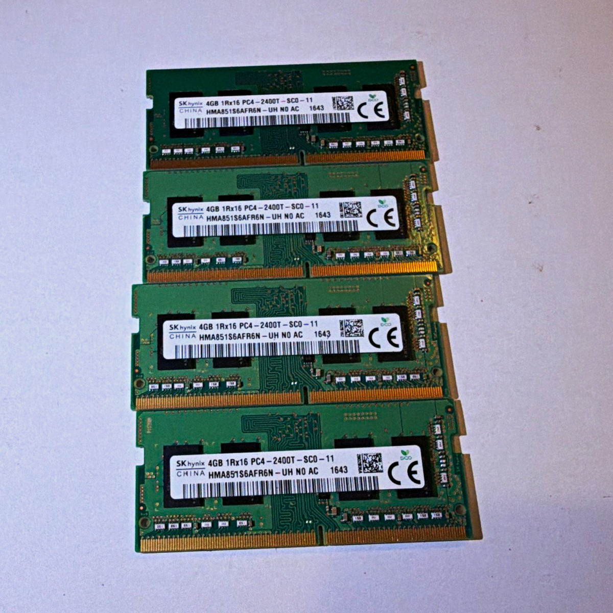 SK hynix 16GB (4x4GB) DDR4-2400 PC4-2400T 260-Pin SO-DIMM Non-ECC