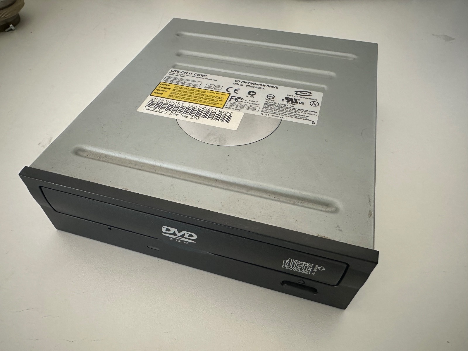 Lite-On CD-RW/DVD-ROM Combo Drive 52X SOHC-5236K IDE Black Front