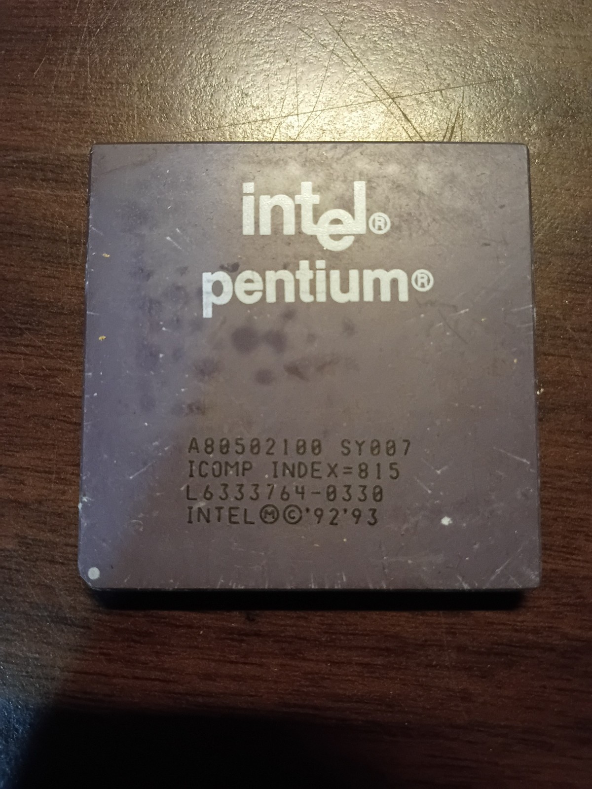 Vintage Intel Pentium 100 Ceramic Gold Pin Socket 7 CPU A80502100 SY007