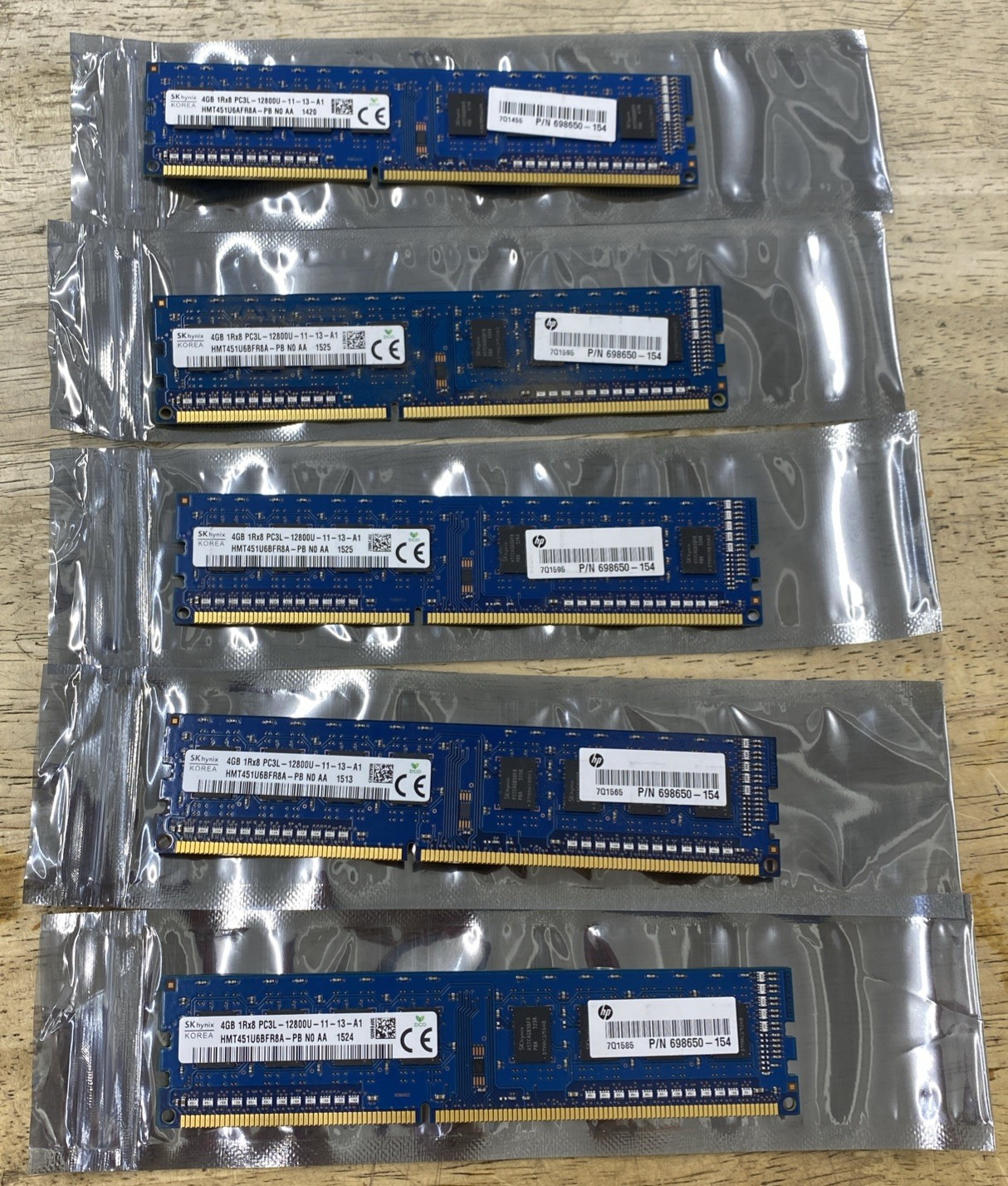SK hynix 20GB (5x4GB) DDR3L PC3L-12800U 240-Pin DIMM Unbuffered RAM