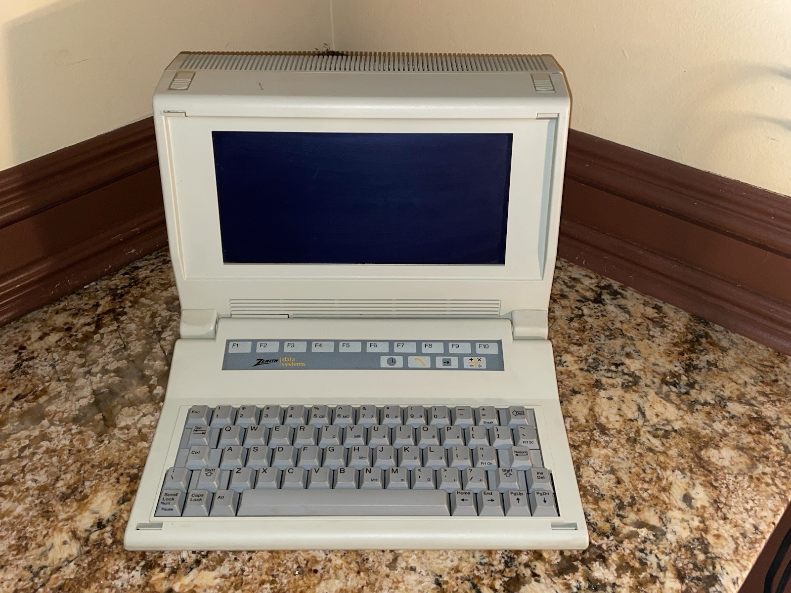 Vtg 1985 Zenith Data Systems Portable Computer ZF-0171-42    No Ac Adapter As Is