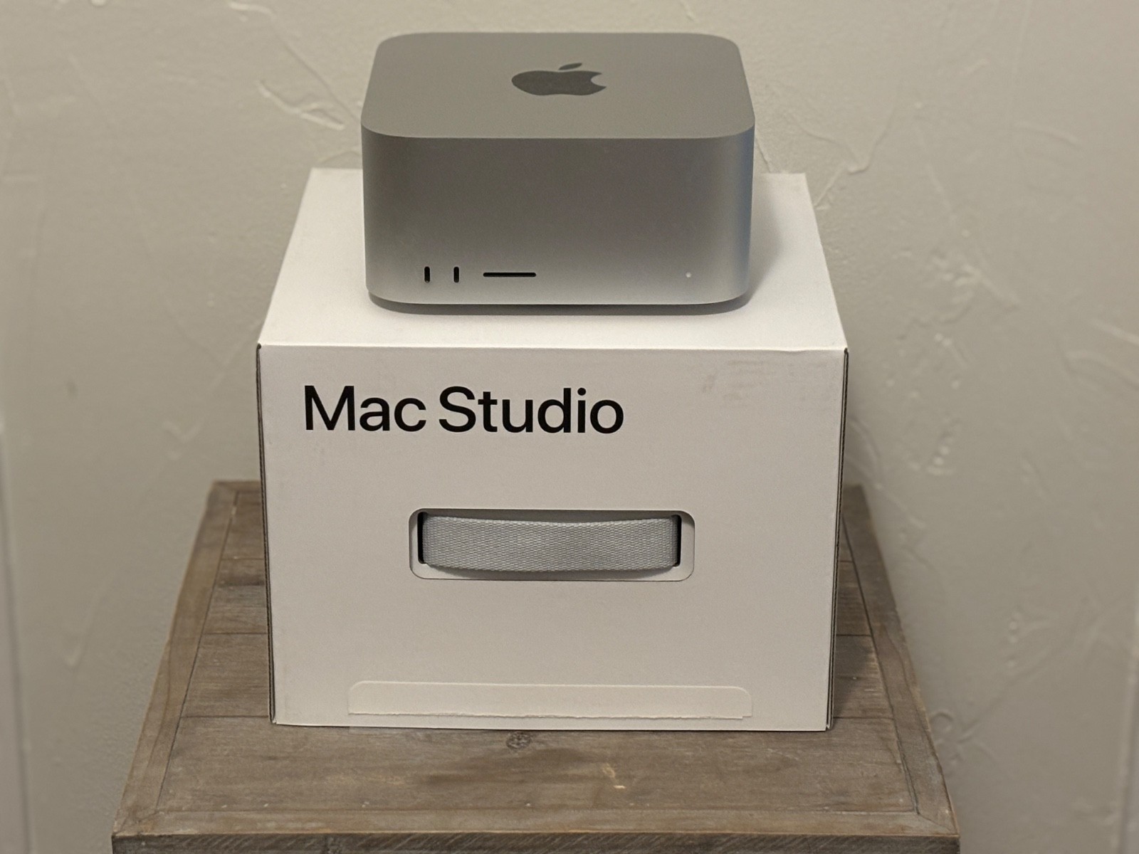 Apple Mac Studio M1 Max 10C CPU 24C GPU 64GB RAM 512GB SSD -Excellent