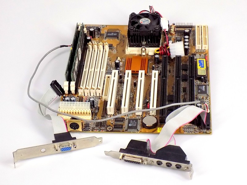 Elpina M571 3.2A + Intel Pentium MMX 233MHz + 128MB SDRAM - Motherboard CPU RAM