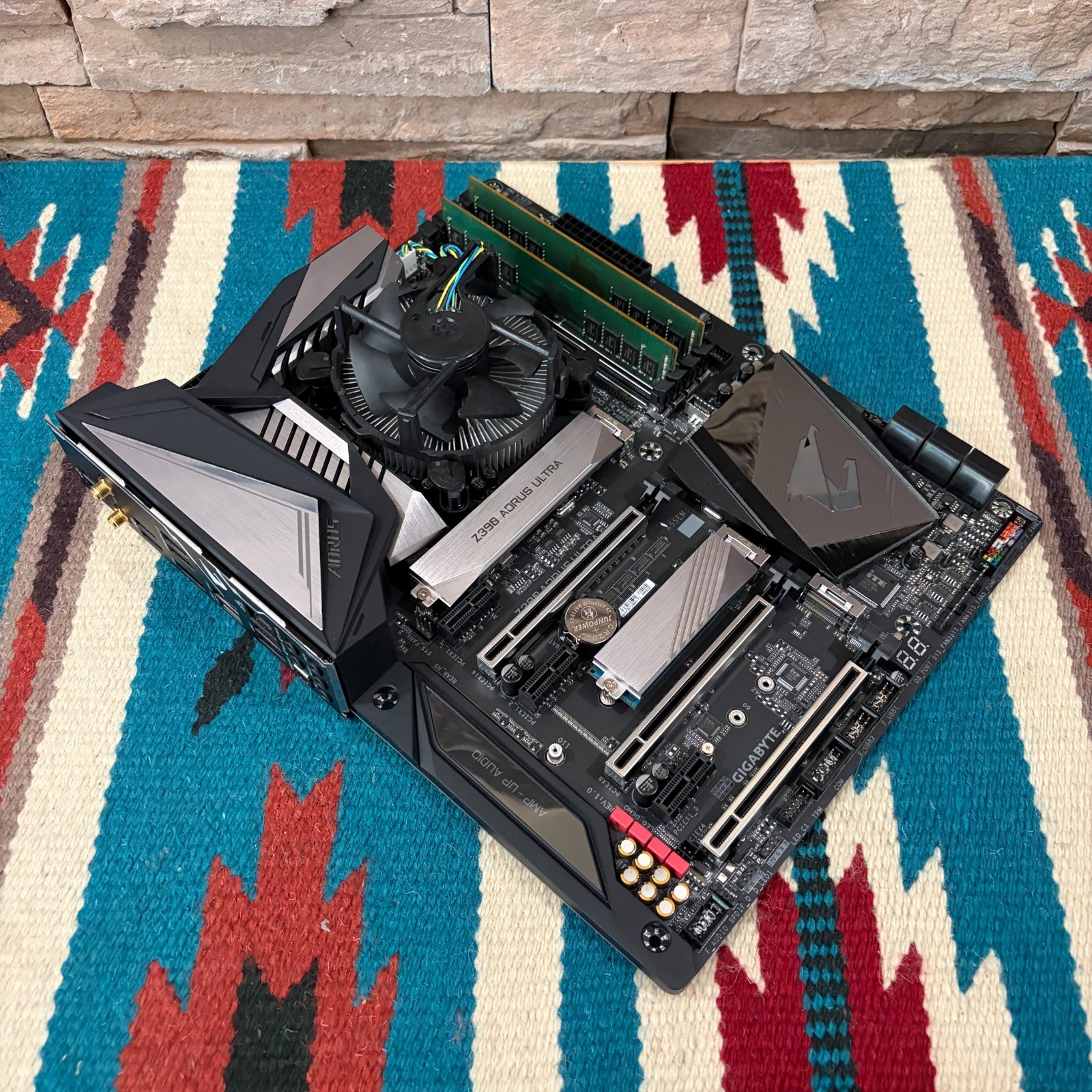 GIGABYTE AORUS Z390 ULTRA Wifi ARGB Win11 Motherboard Combo i5-9500 16GB 256SSD