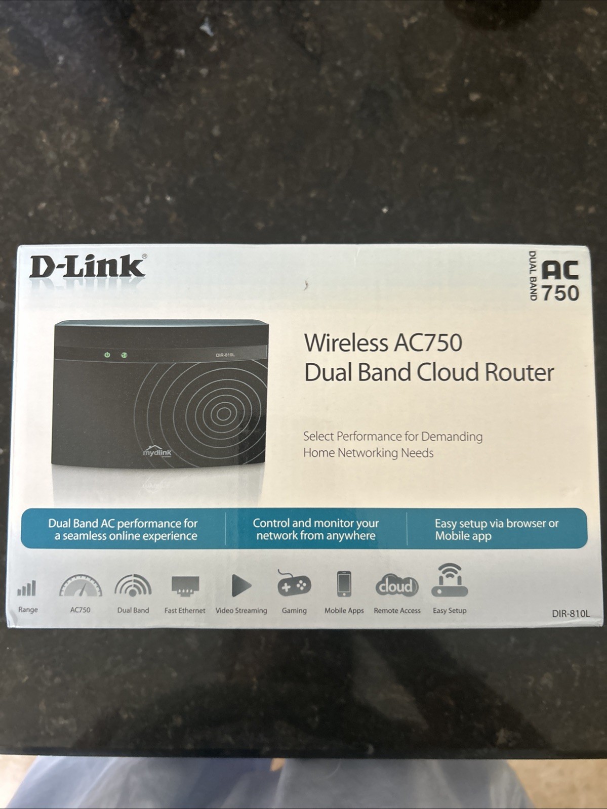 D-Link Wireless AC 750 Dual Band Cloud Router (DIR-810L) Brand New