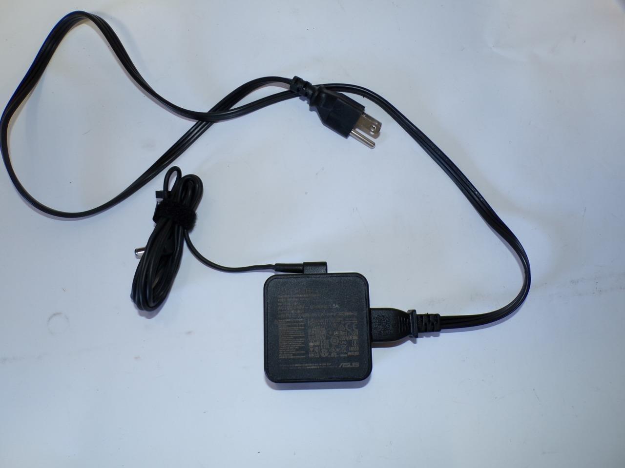 ASUS ADP-65GD D 19V 3.42A 65W Genuine AC Power Supply Adapter (V5283)